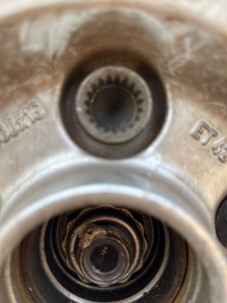 VW Beetle - 2001 wheel locking nut key replacement