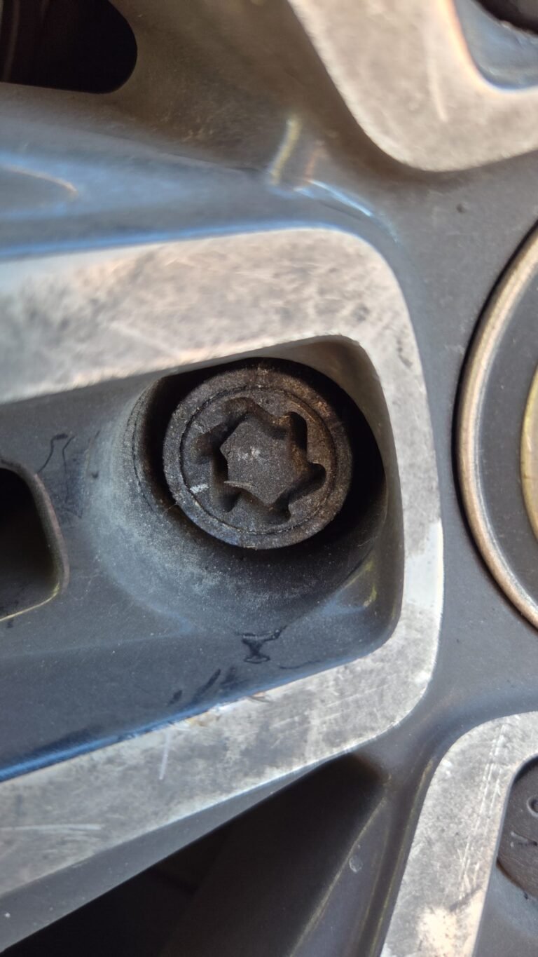 VW Tiguan wheel locking nut key replacement