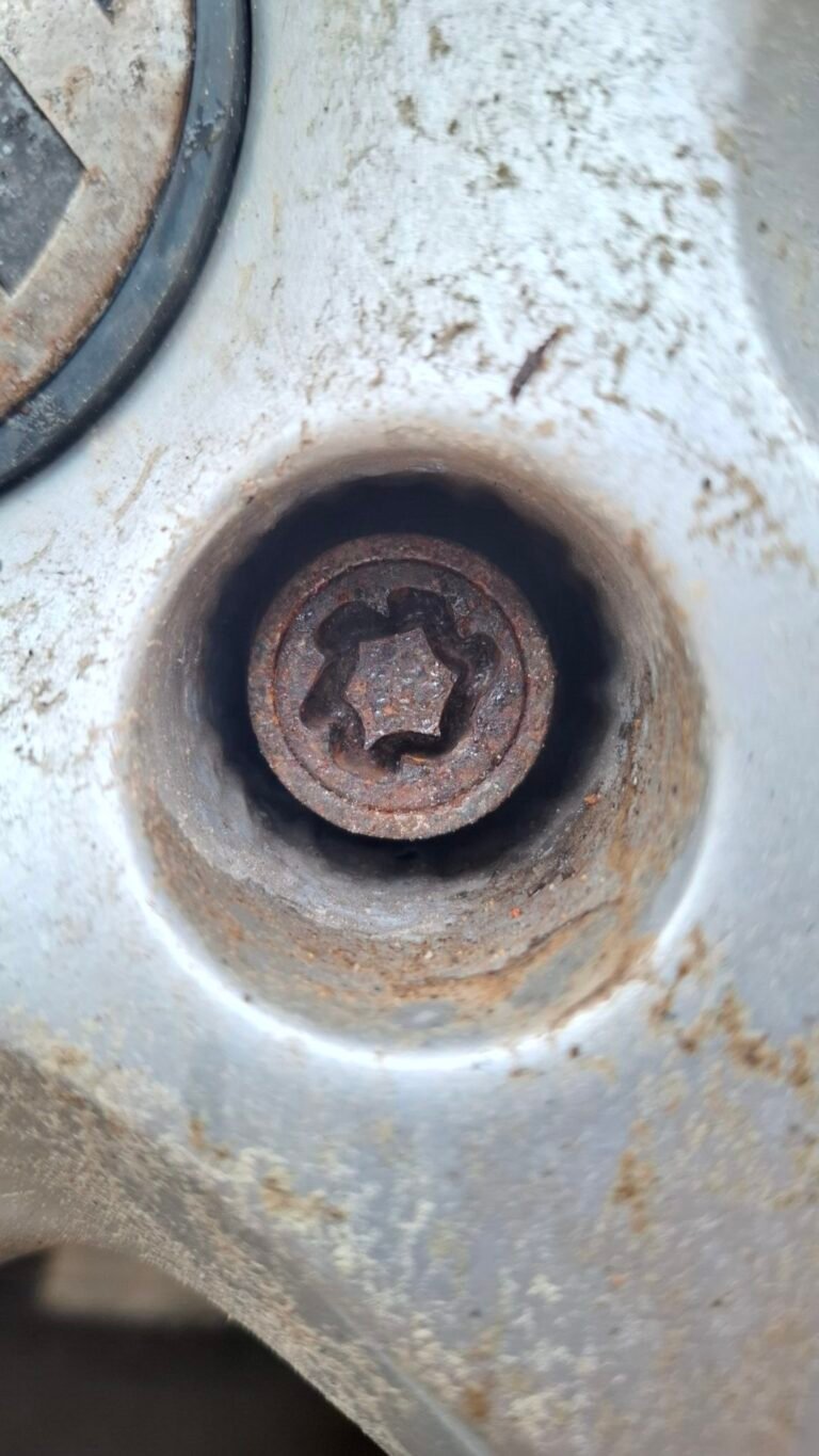 VW Touareg wheel locking nut key replacement