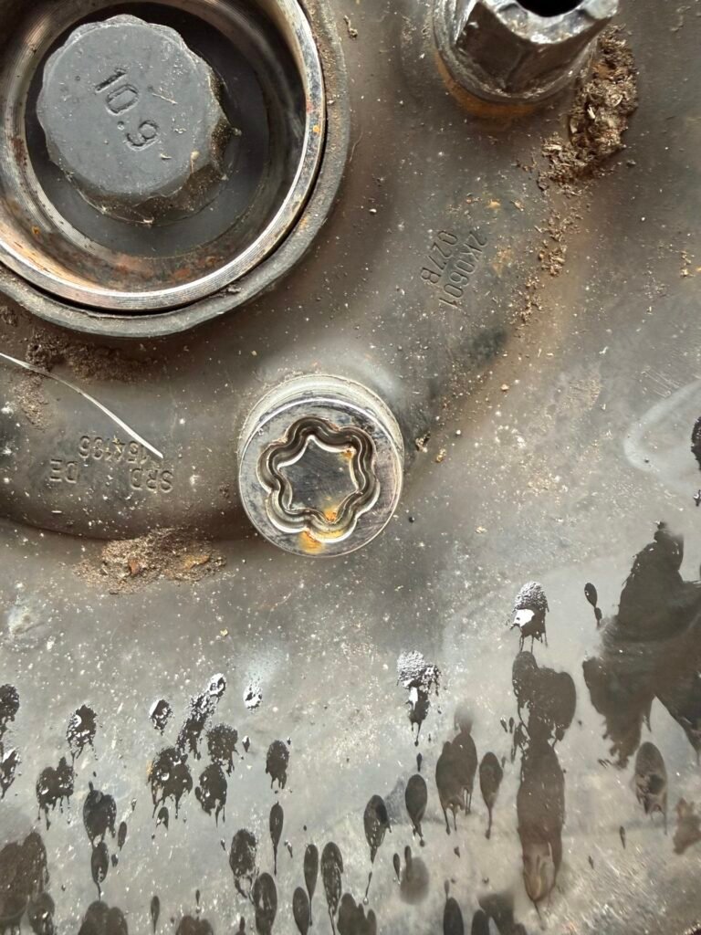 VW Caddy wheel locking key