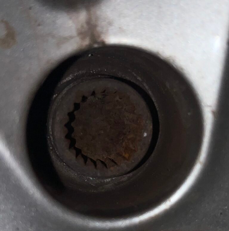 VW Golf FSI locking wheel nut