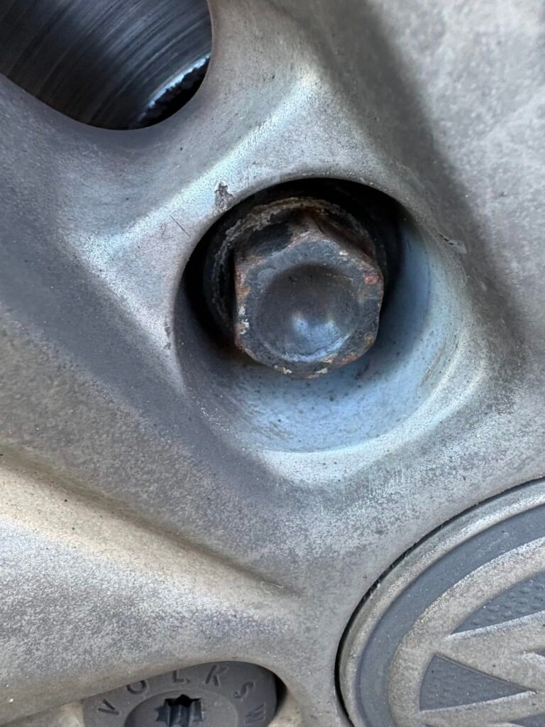 VW Transporter 5.1 locking wheel nut