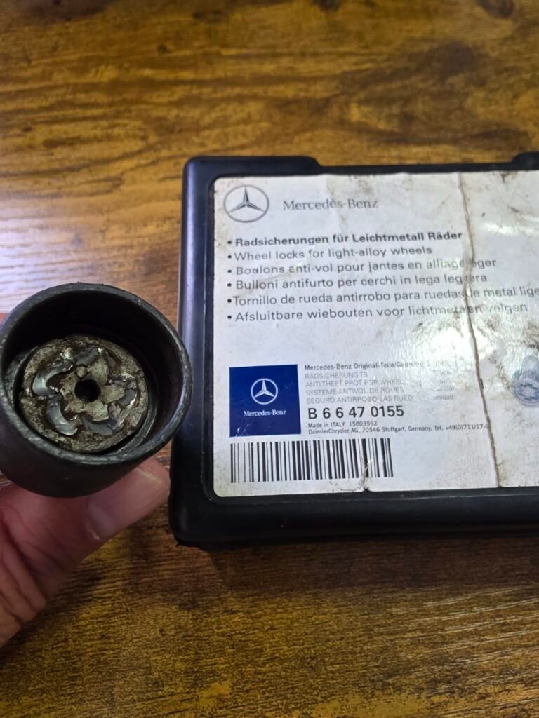 Wheel Nut Key Mercedes-Benz/ W245 wheel locking nut key replacement